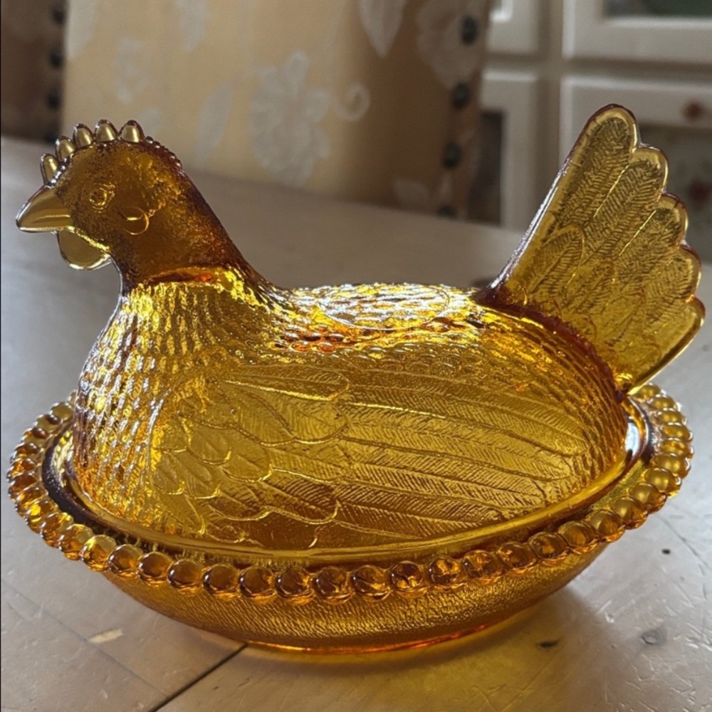 Mosser Vintage Pre 1970 Indiana Glass Amber Hen on a Nest Collectible